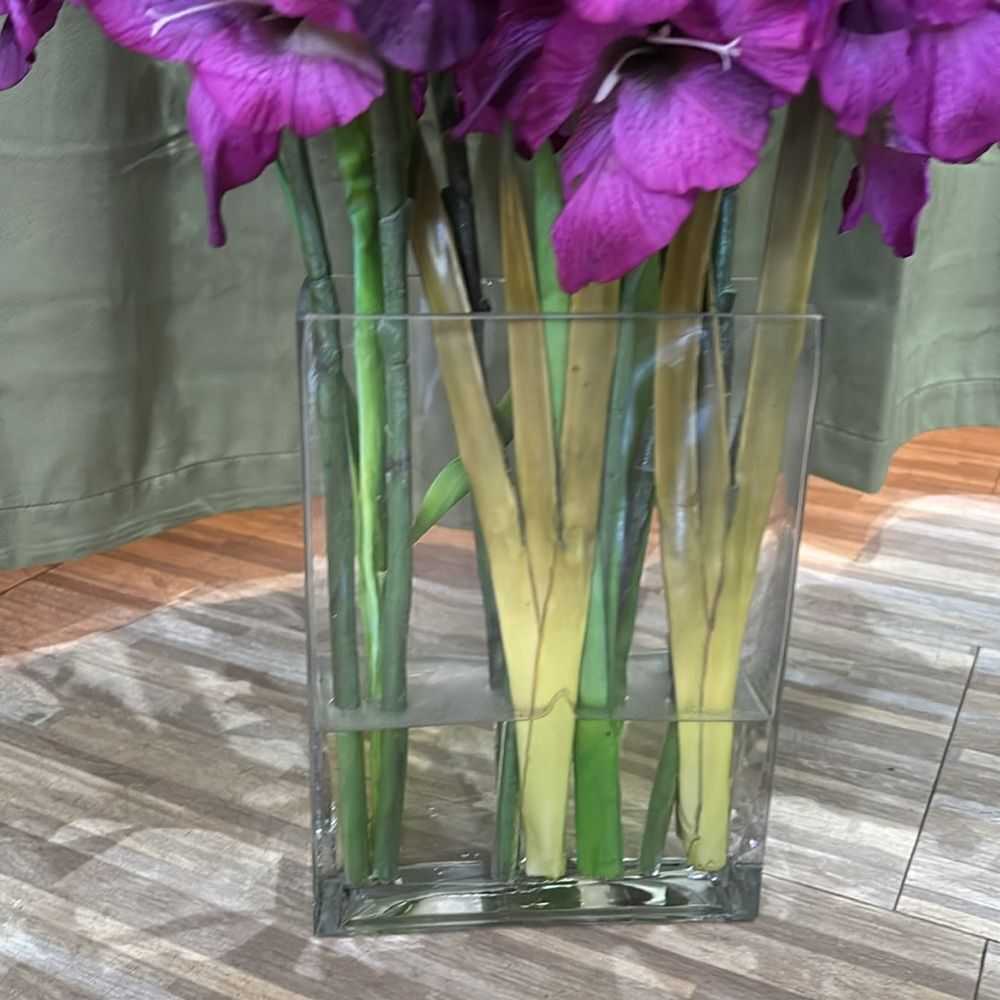 Elegant Purple Gladiolus Floral Arrangement in Glass Vase, H 35 inch - Picture 3 of 8